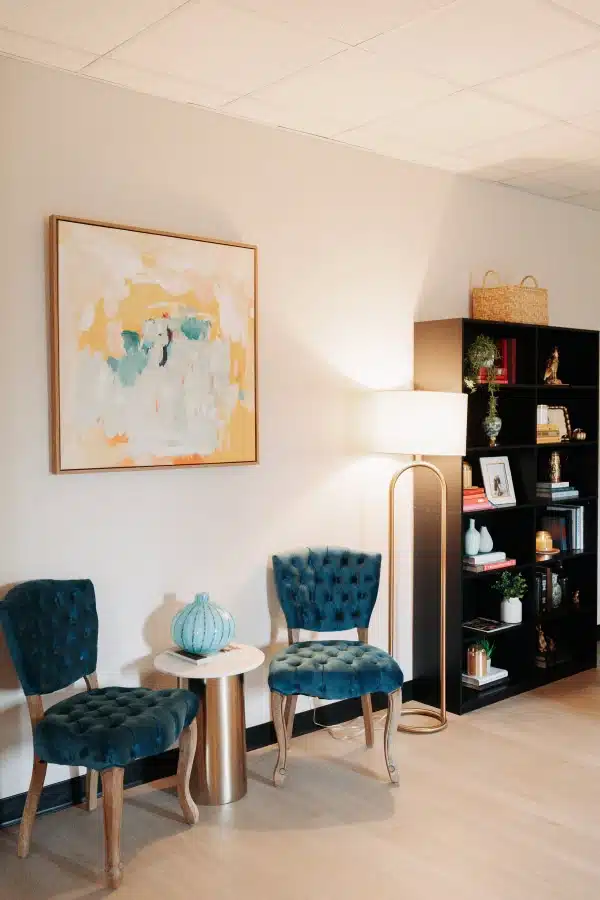 LOURE LOUNGE pic two