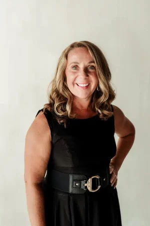 amy-about-team-louraesthetics